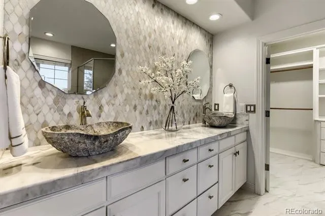 9368 S Silent Hills Drive Lone Tree, CO 80124