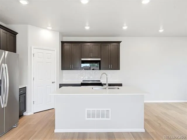 2197 E 164th Avenue Thornton, CO 80602