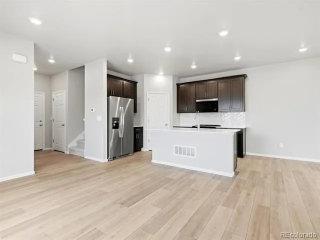 2197 E 164th Avenue Thornton, CO 80602