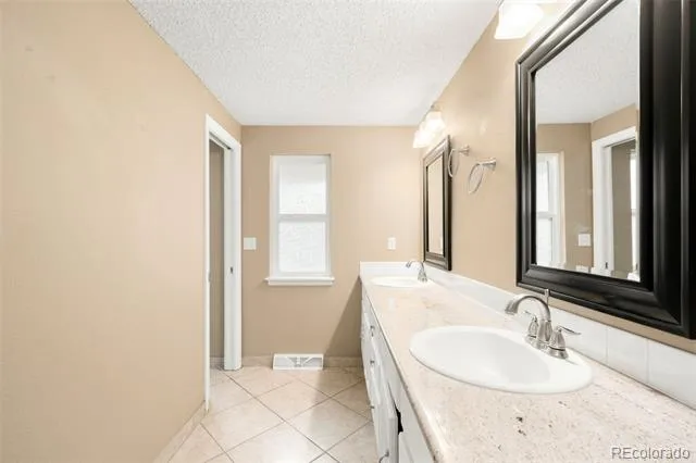 7912 S Xenia Court Centennial, CO 80112