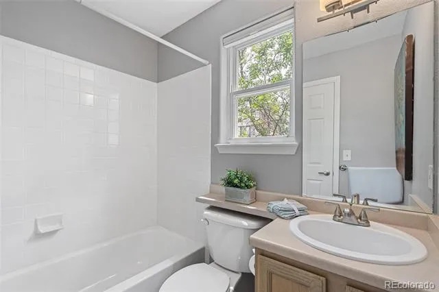 6450 W 44th ##8 Place Wheat Ridge, CO 80033