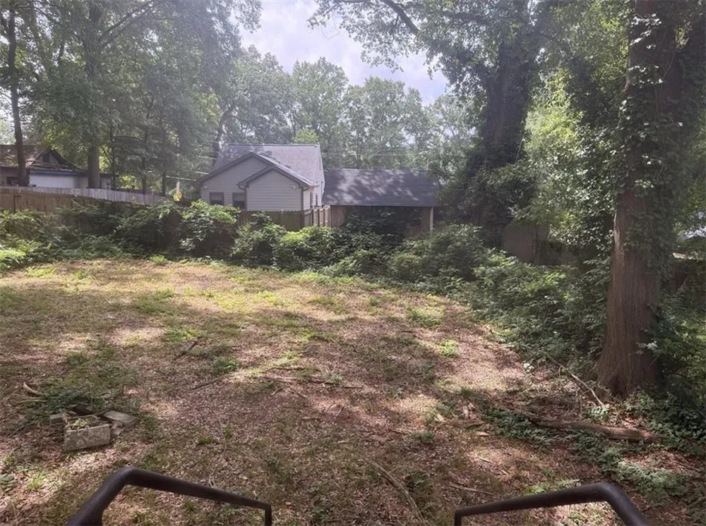1328 Womack East Point, GA 30344
