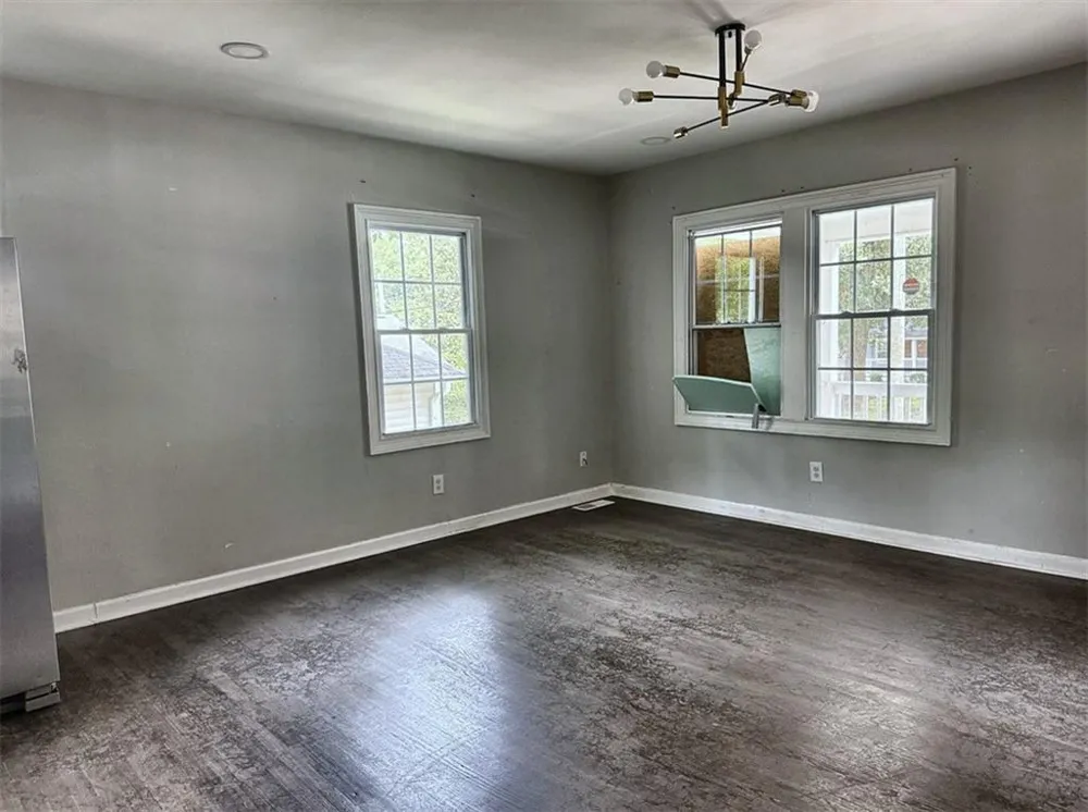 1328 Womack East Point, GA 30344