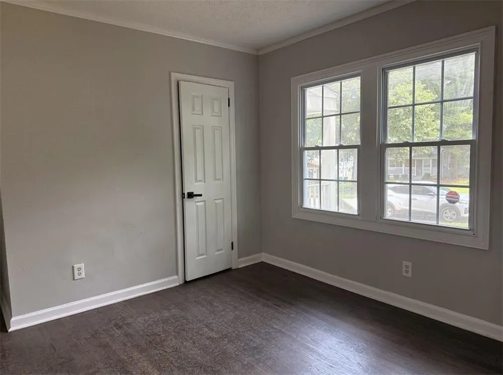 1328 Womack East Point, GA 30344