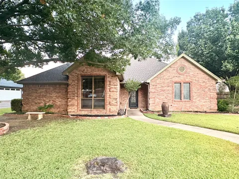 990 Oak Ridge Drive
