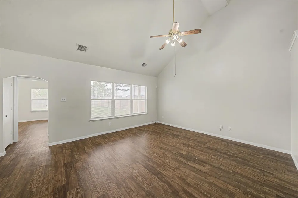 1111 Auburn View Lane Fresno, TX 77545