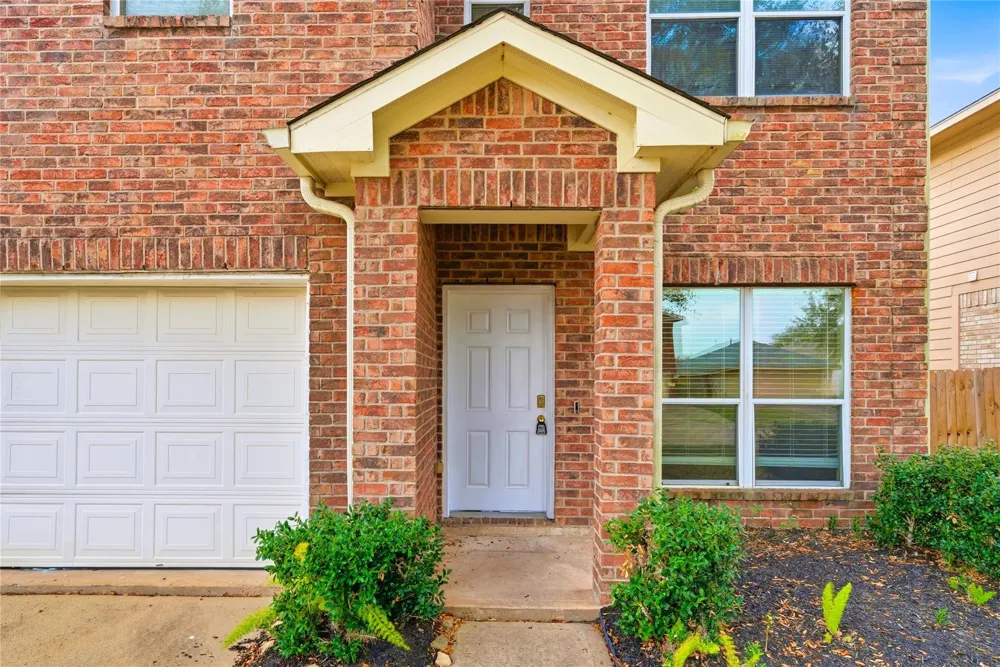 1111 Auburn View Lane Fresno, TX 77545