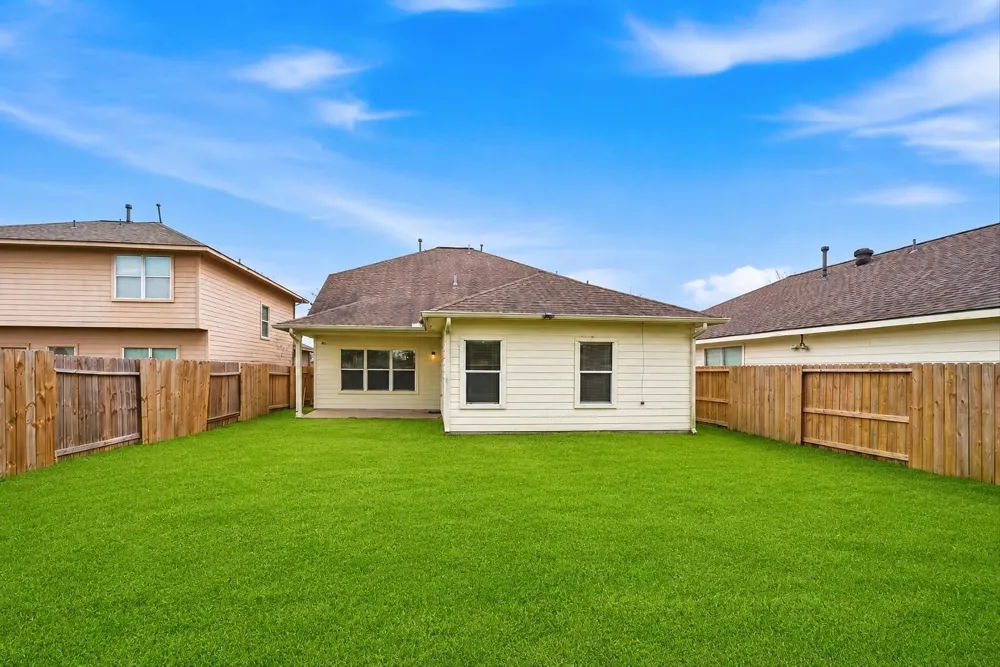 1111 Auburn View Lane Fresno, TX 77545