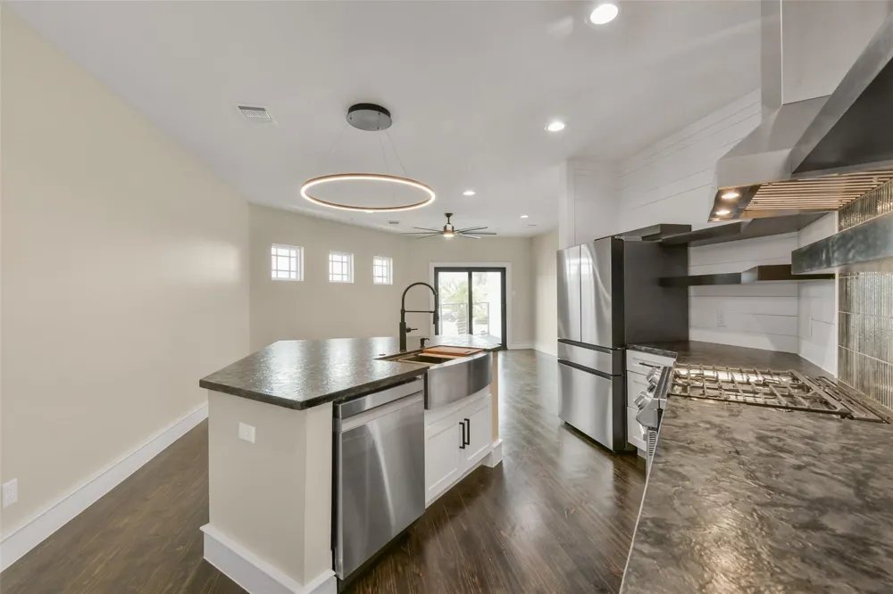 1716 23rd Street #B Galveston, TX 77550