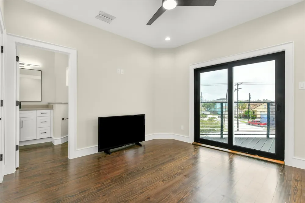 1716 23rd Street #B Galveston, TX 77550