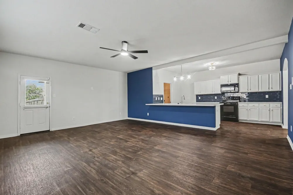 12027 Windage Drive La Marque, TX 77568