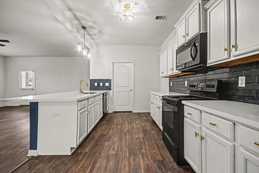 12027 Windage Drive La Marque, TX 77568