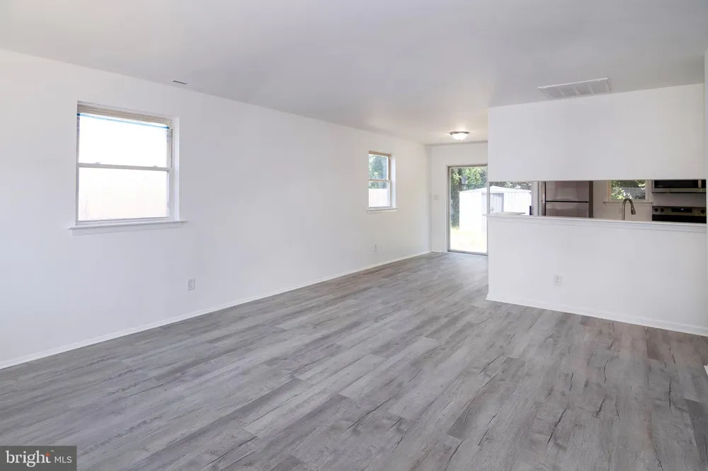 70 HIGHLAND AVENUE Sicklerville, NJ 08081