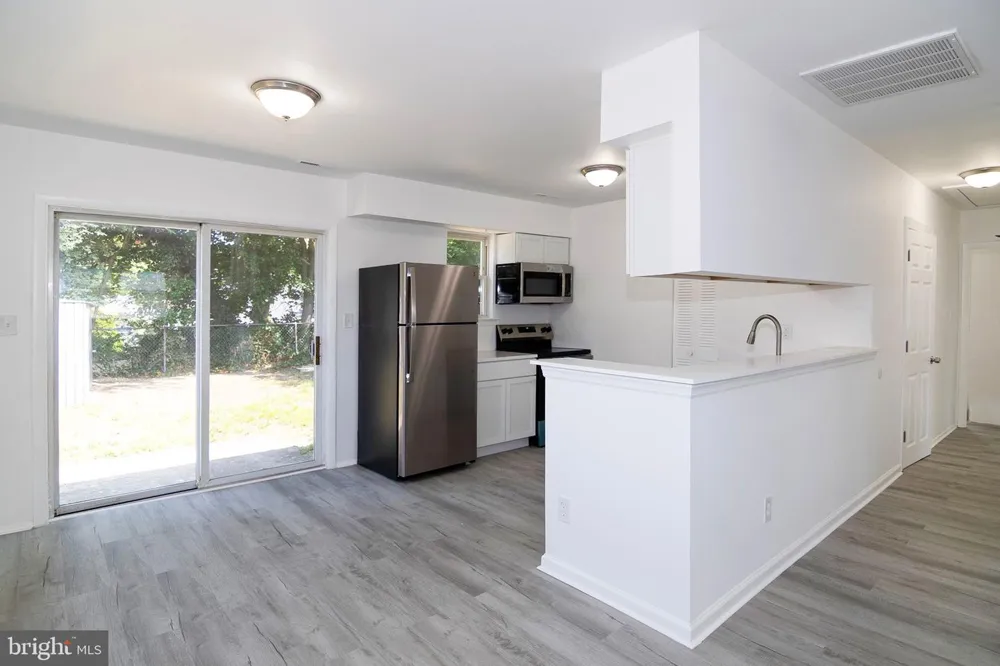 70 HIGHLAND AVENUE Sicklerville, NJ 08081