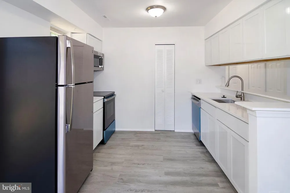 70 HIGHLAND AVENUE Sicklerville, NJ 08081