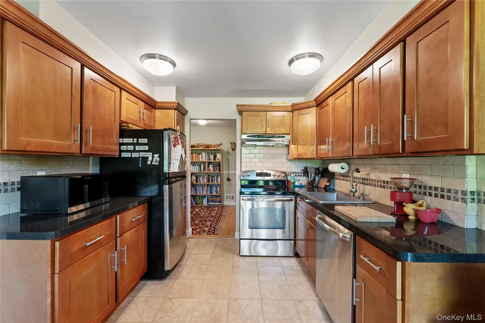 30 Gateway Road #102N Yonkers, NY 10701