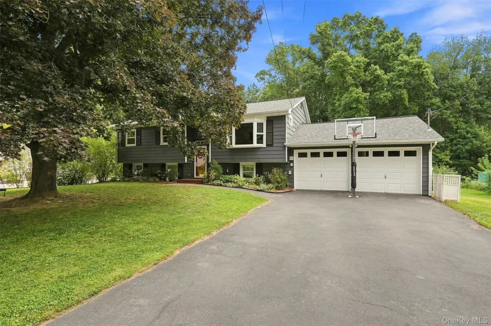 21 Smith Street Red Hook, NY 12571