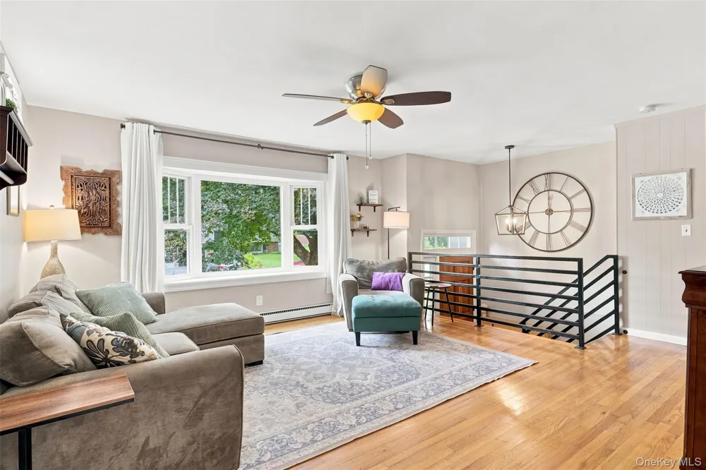21 Smith Street Red Hook, NY 12571