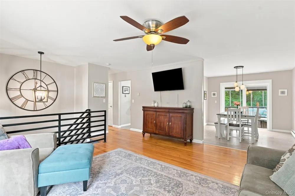 21 Smith Street Red Hook, NY 12571