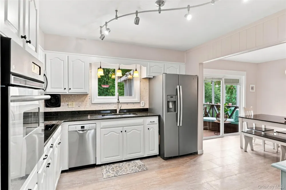 21 Smith Street Red Hook, NY 12571