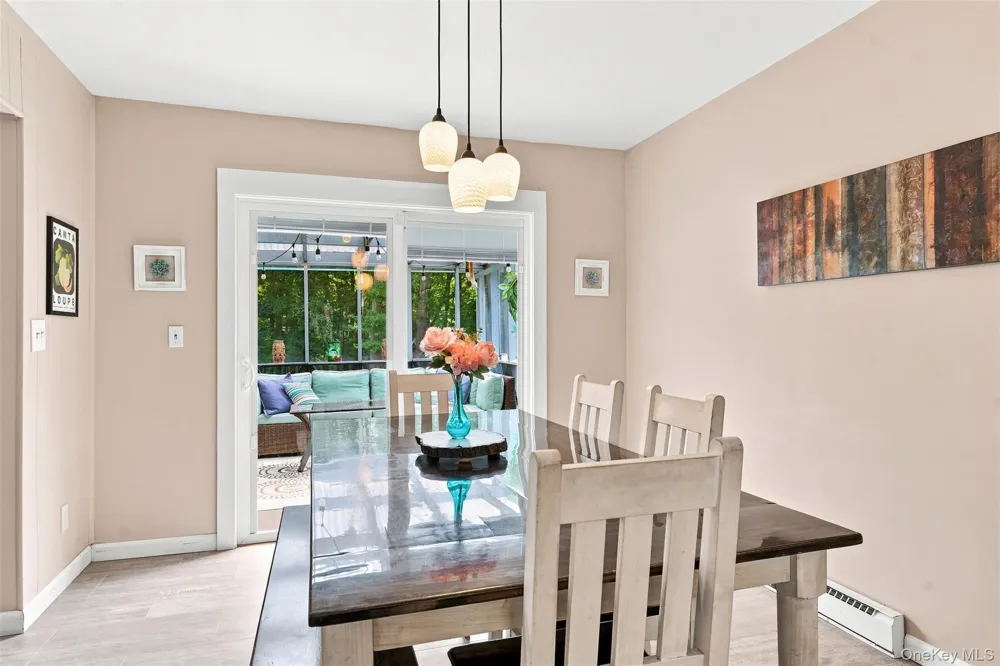 21 Smith Street Red Hook, NY 12571