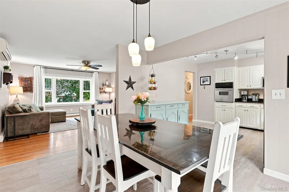 21 Smith Street Red Hook, NY 12571