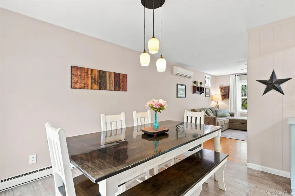 21 Smith Street Red Hook, NY 12571