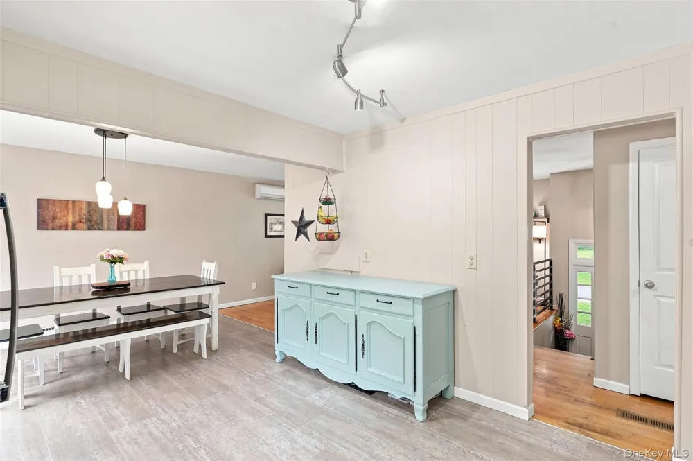21 Smith Street Red Hook, NY 12571