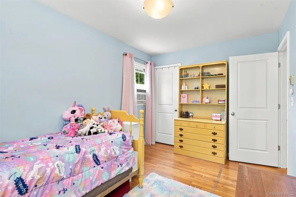 21 Smith Street Red Hook, NY 12571