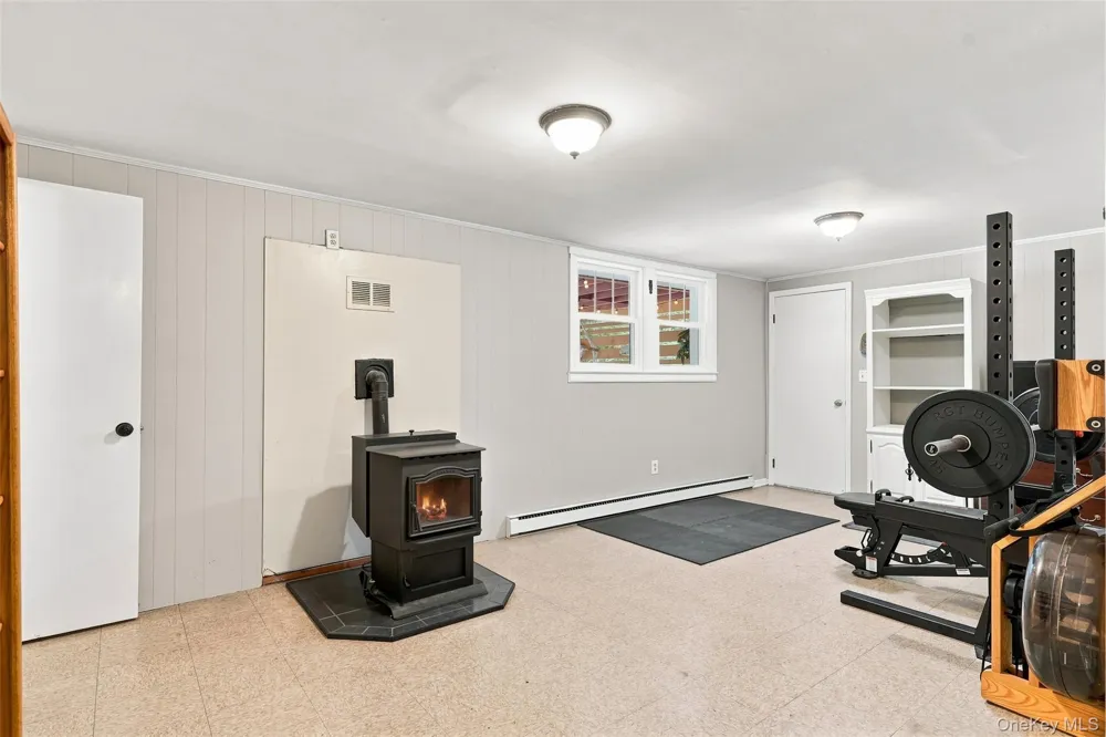 21 Smith Street Red Hook, NY 12571