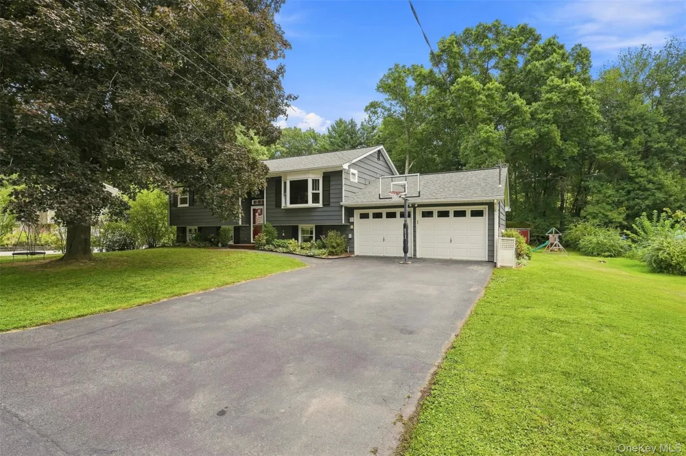 21 Smith Street Red Hook, NY 12571