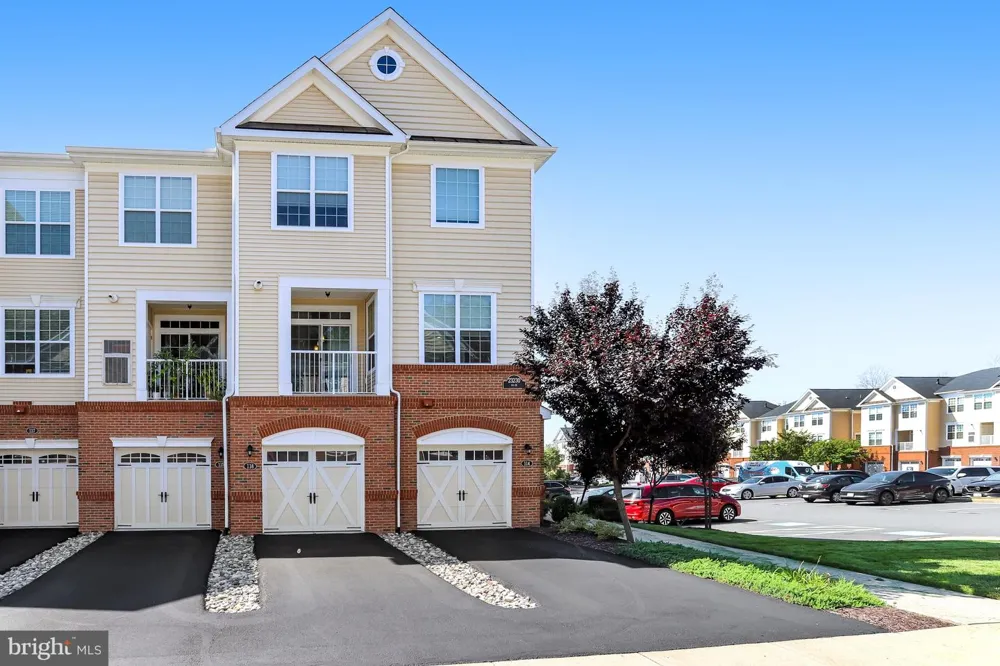 23230 MILLTOWN KNOLL SQUARE #114 Ashburn, VA 20148