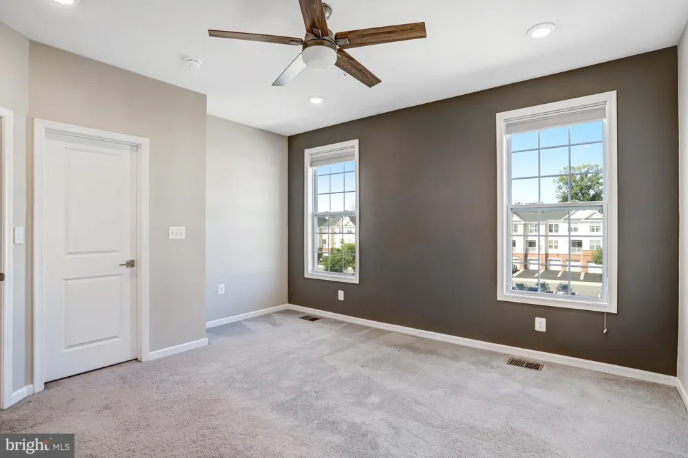 23230 MILLTOWN KNOLL SQUARE #114 Ashburn, VA 20148