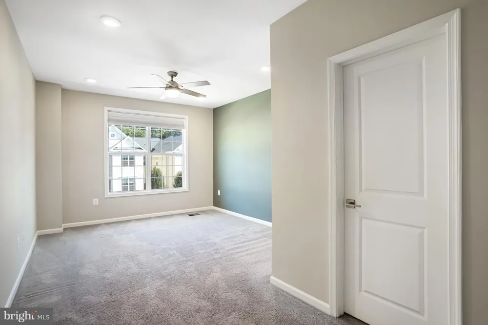 23230 MILLTOWN KNOLL SQUARE #114 Ashburn, VA 20148