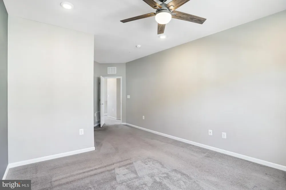 23230 MILLTOWN KNOLL SQUARE #114 Ashburn, VA 20148