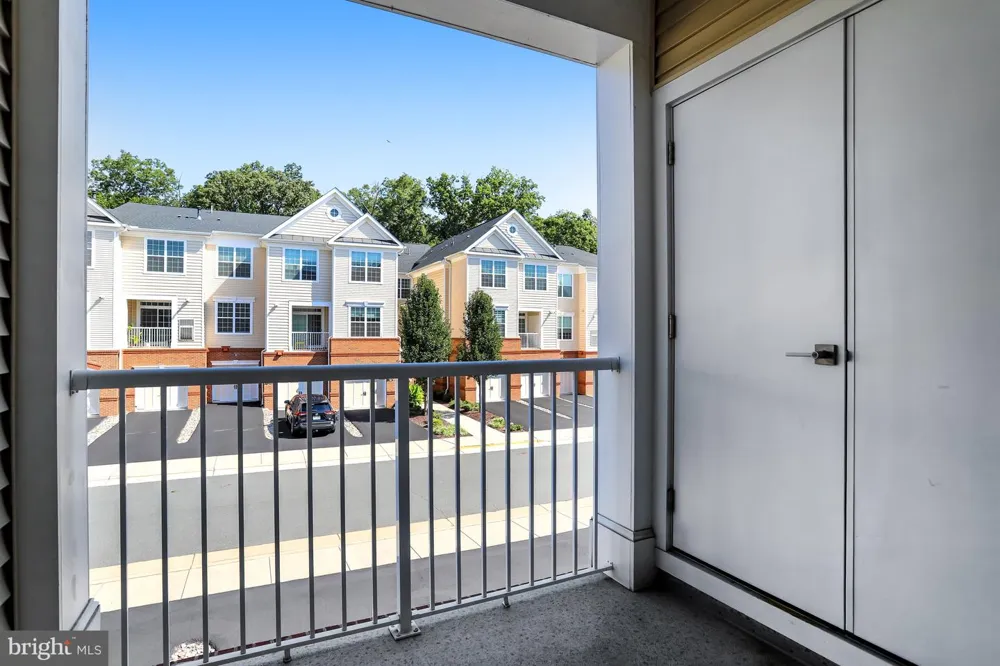 23230 MILLTOWN KNOLL SQUARE #114 Ashburn, VA 20148