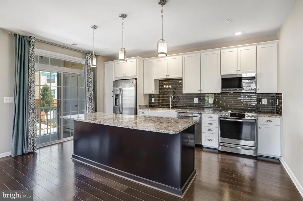 23230 MILLTOWN KNOLL SQUARE #114 Ashburn, VA 20148