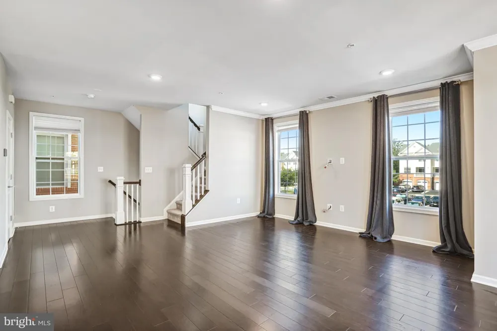 23230 MILLTOWN KNOLL SQUARE #114 Ashburn, VA 20148