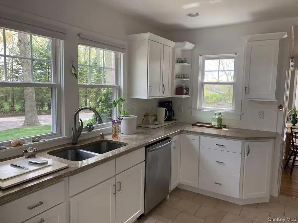 1240 West Road Cutchogue, NY 11935