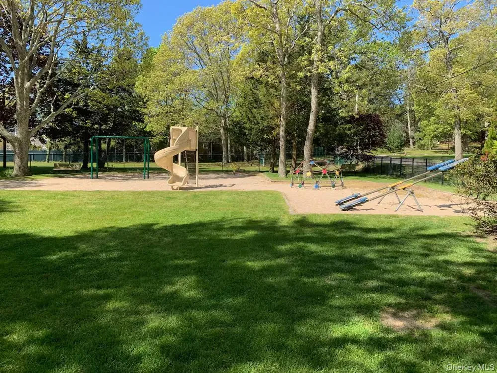 1240 West Road Cutchogue, NY 11935
