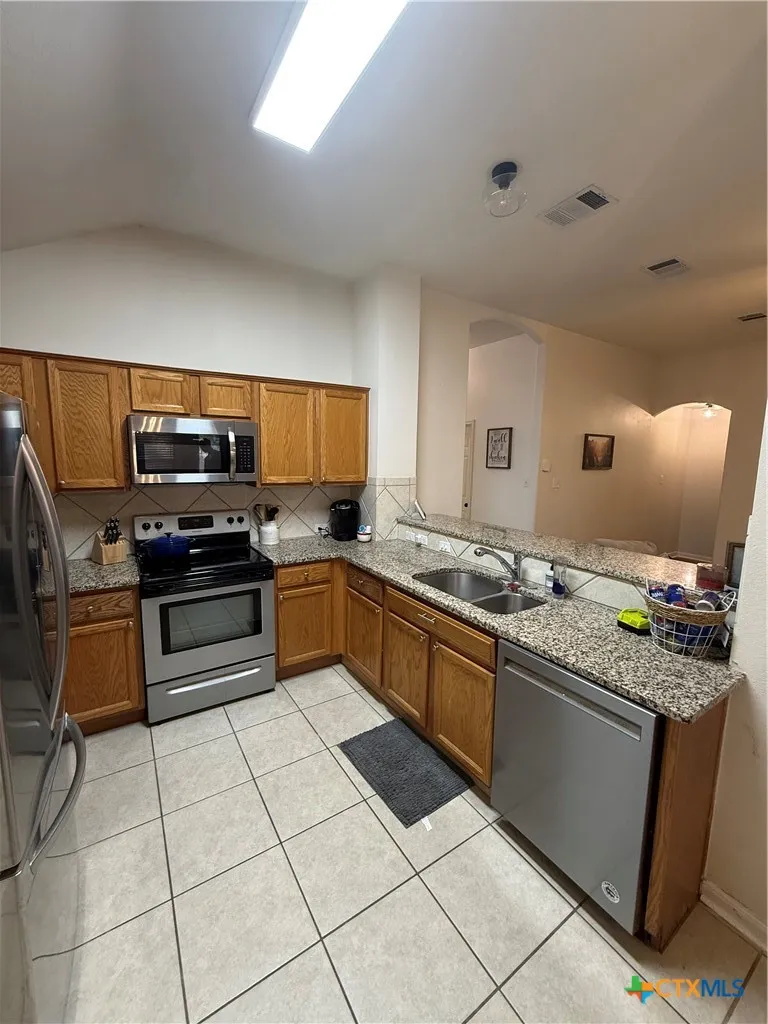 6007 Lone Star Court Hutto, TX 78634