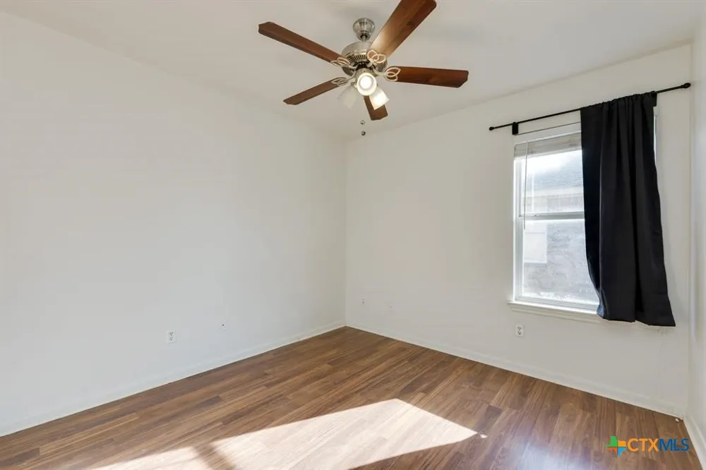 6007 Lone Star Court Hutto, TX 78634
