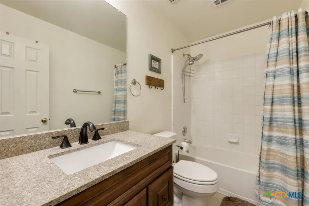 6007 Lone Star Court Hutto, TX 78634