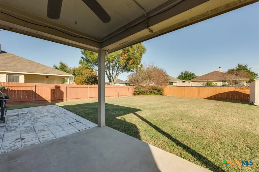 6007 Lone Star Court Hutto, TX 78634