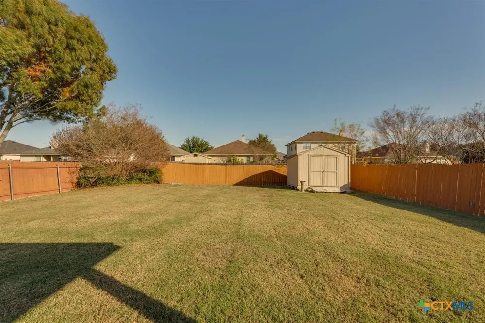 6007 Lone Star Court Hutto, TX 78634