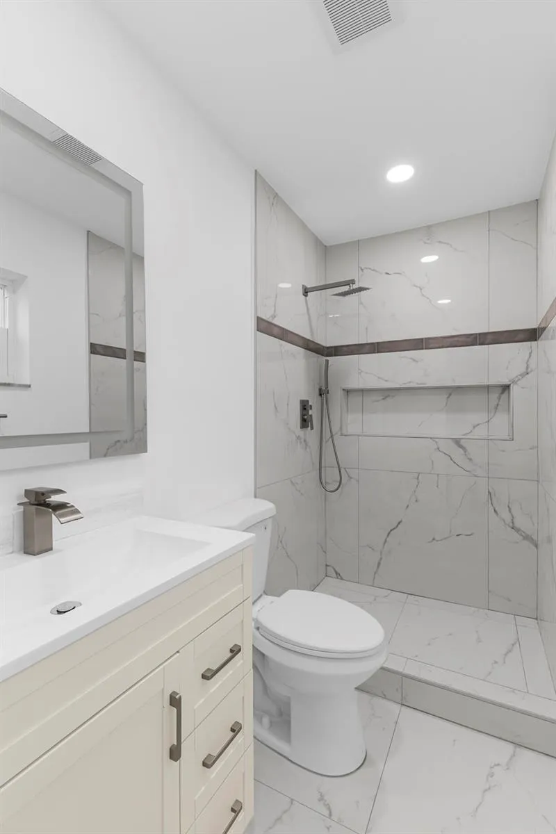 1772 NW 38th Street Oakland Park, FL 33309