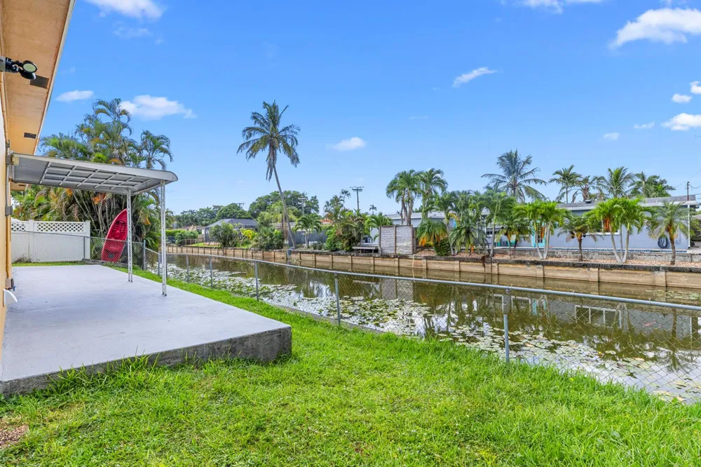 1772 NW 38th Street Oakland Park, FL 33309