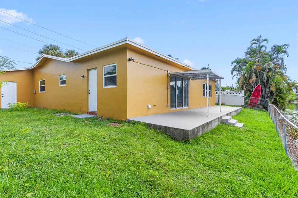1772 NW 38th Street Oakland Park, FL 33309