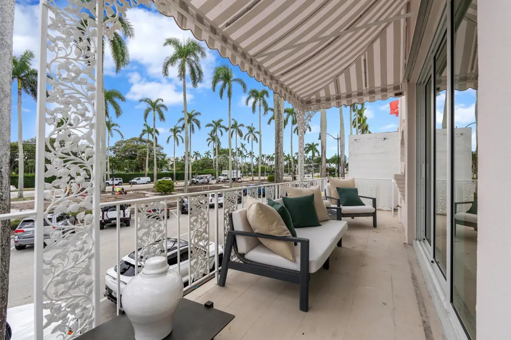 255 ROYAL POINCIANA WAY #2nd floor Palm Beach, FL 33480