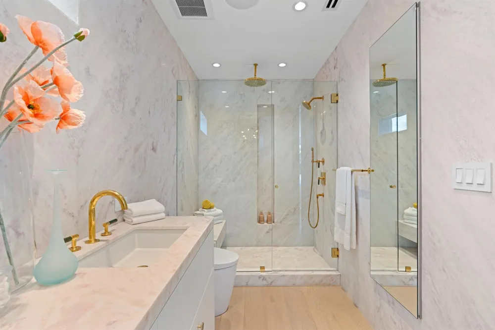 255 ROYAL POINCIANA WAY #2nd floor Palm Beach, FL 33480